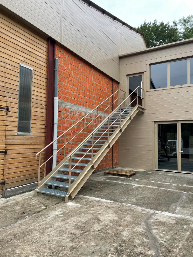 ESCALIER BUREAUX DRY
